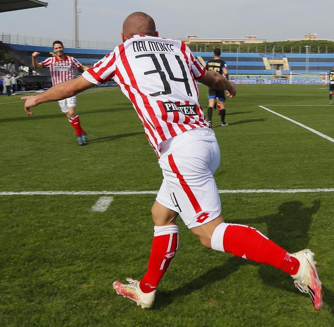 Meggiorini segna un gol da capogiro ma il Pisa stavolta rimonta: da 0-2 a 2-2 