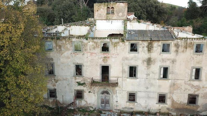 Il granaio di villa Canonica è tra i beni che il Comune vuole mettere all’asta