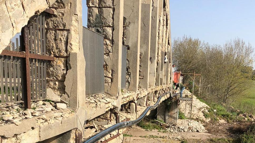 Lavori di carpenteria sul Ponte Serra