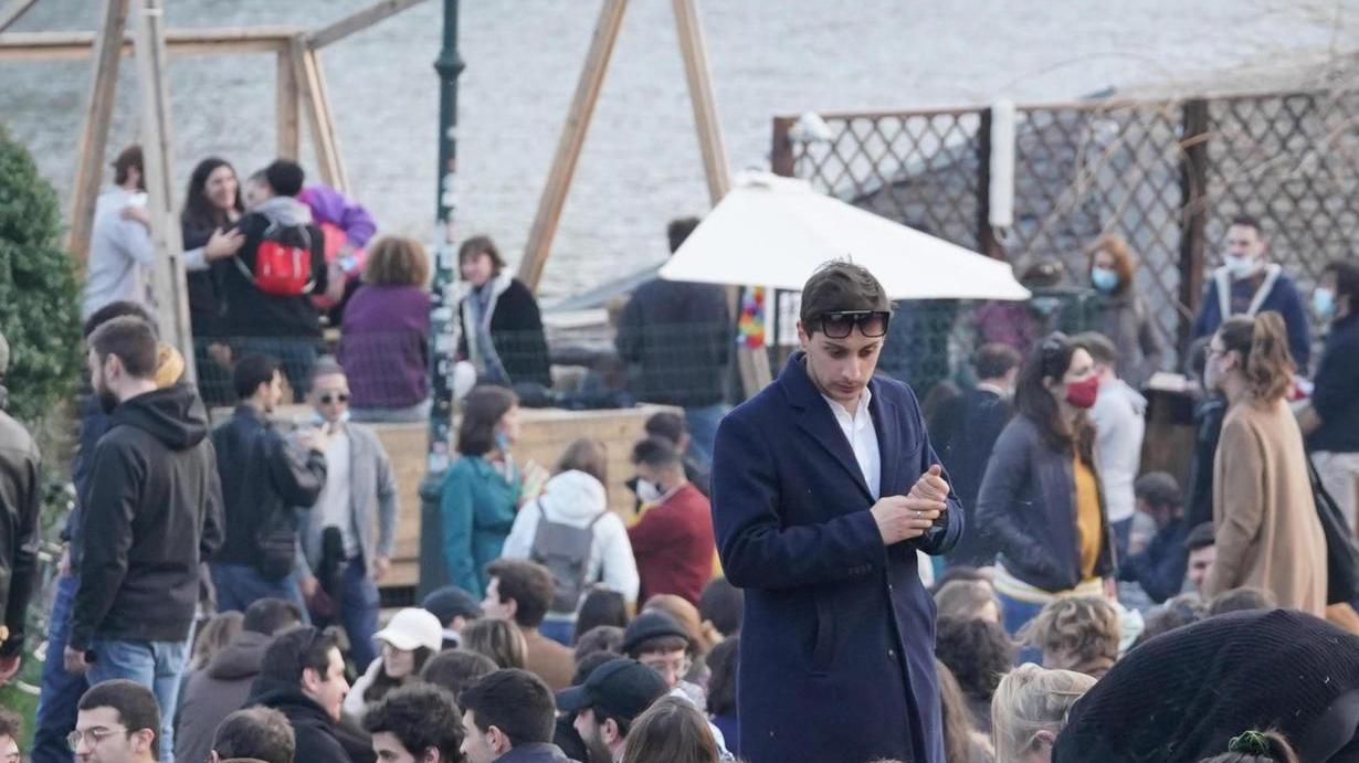 Da arancione a bianco in meno di un mese