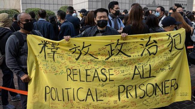 Hong Kong: in centinaia a sostegno attivisti pro-democrazia