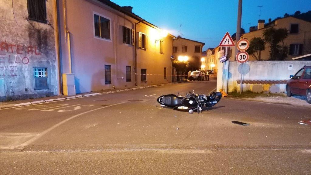 Moto contro auto della Globo: in due finiscono all’ospedale