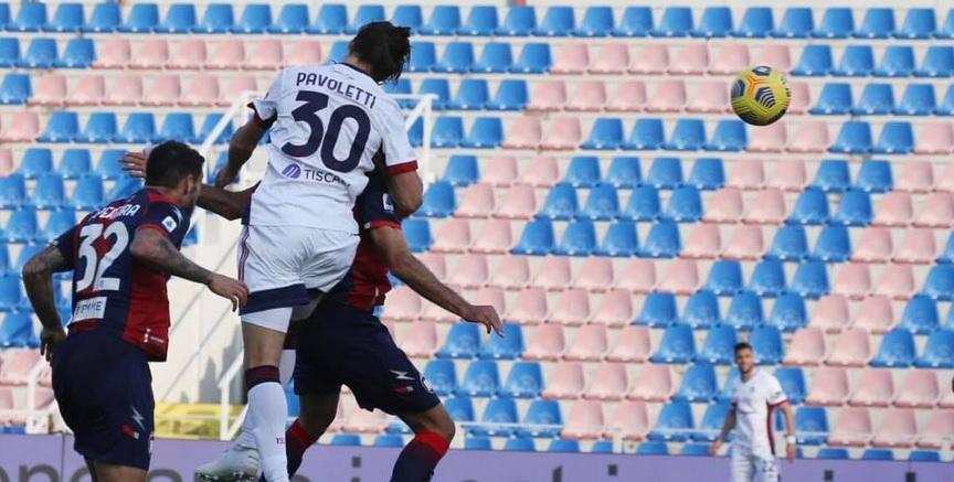 L'imperioso stacco di Pavoletti che ha regalato al Cagliari il gol dell'1-0