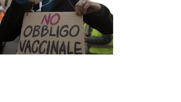 Un'immagine dei no vax (foto archivio)
