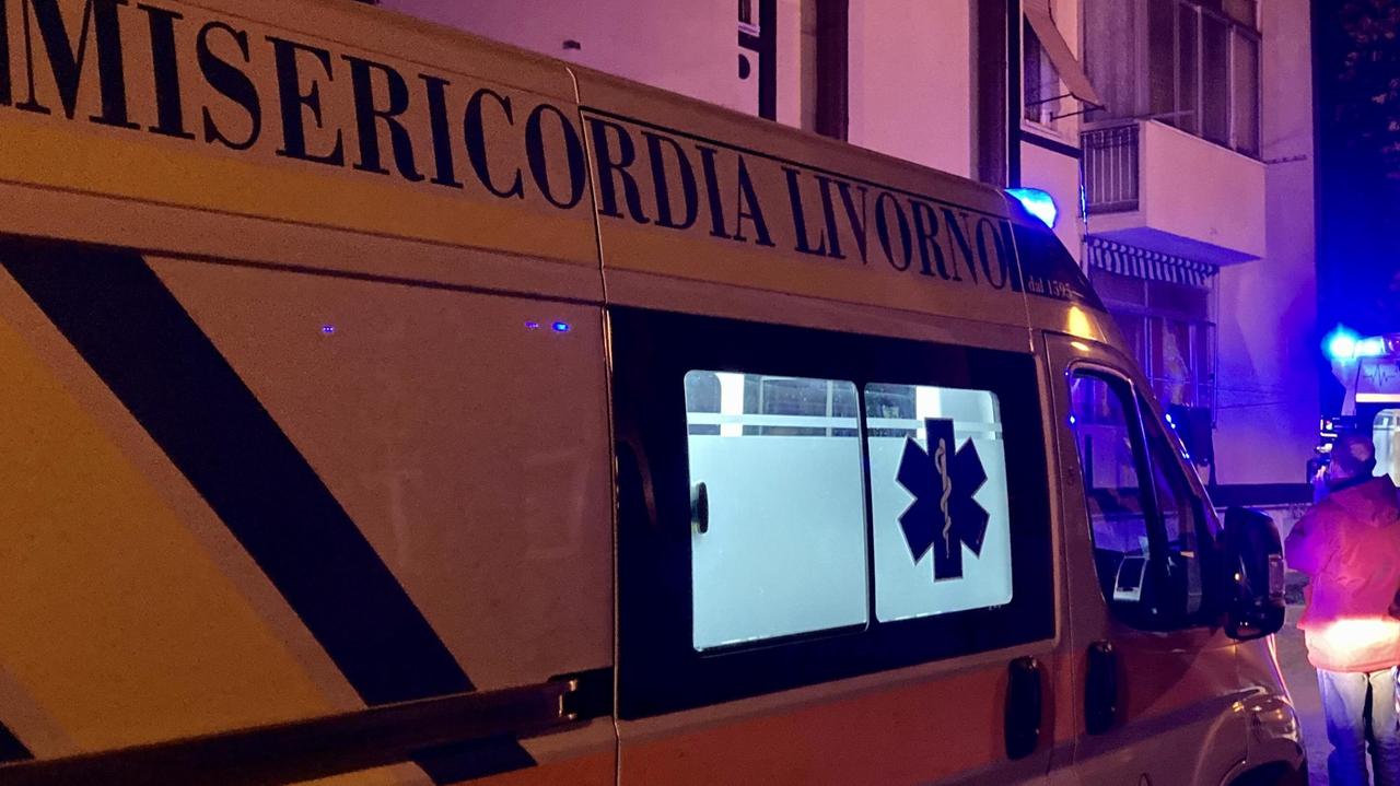 Un'ambulanza della Misericordia di via Verdi (foto d'archivio)