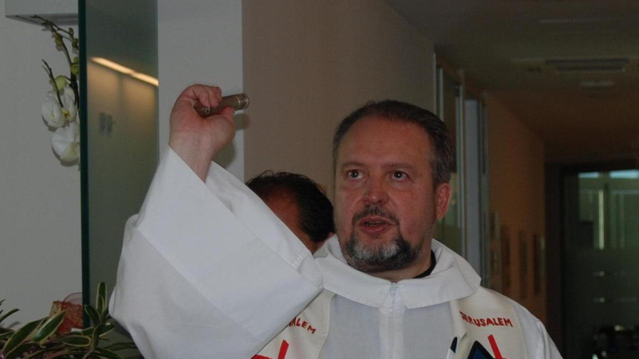 Prete positivo, 300 tamponi anti-Covid. «Bientina rischia la zona rossa»