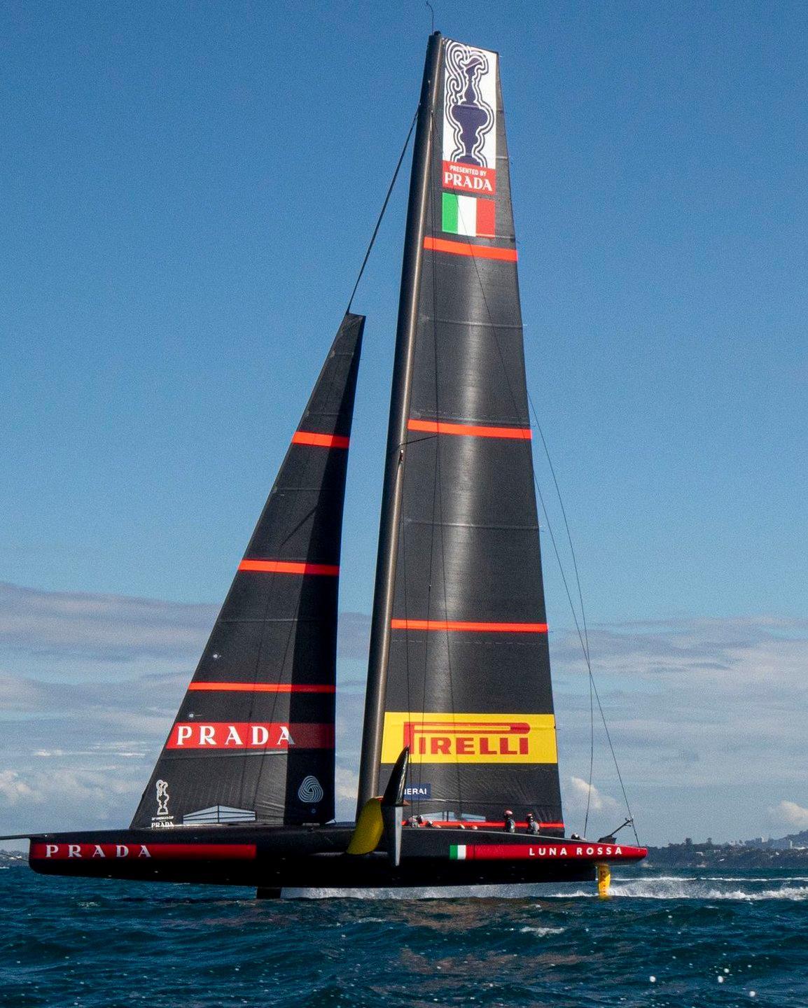 Il rinvio per il Covid può favorire Luna Rossa