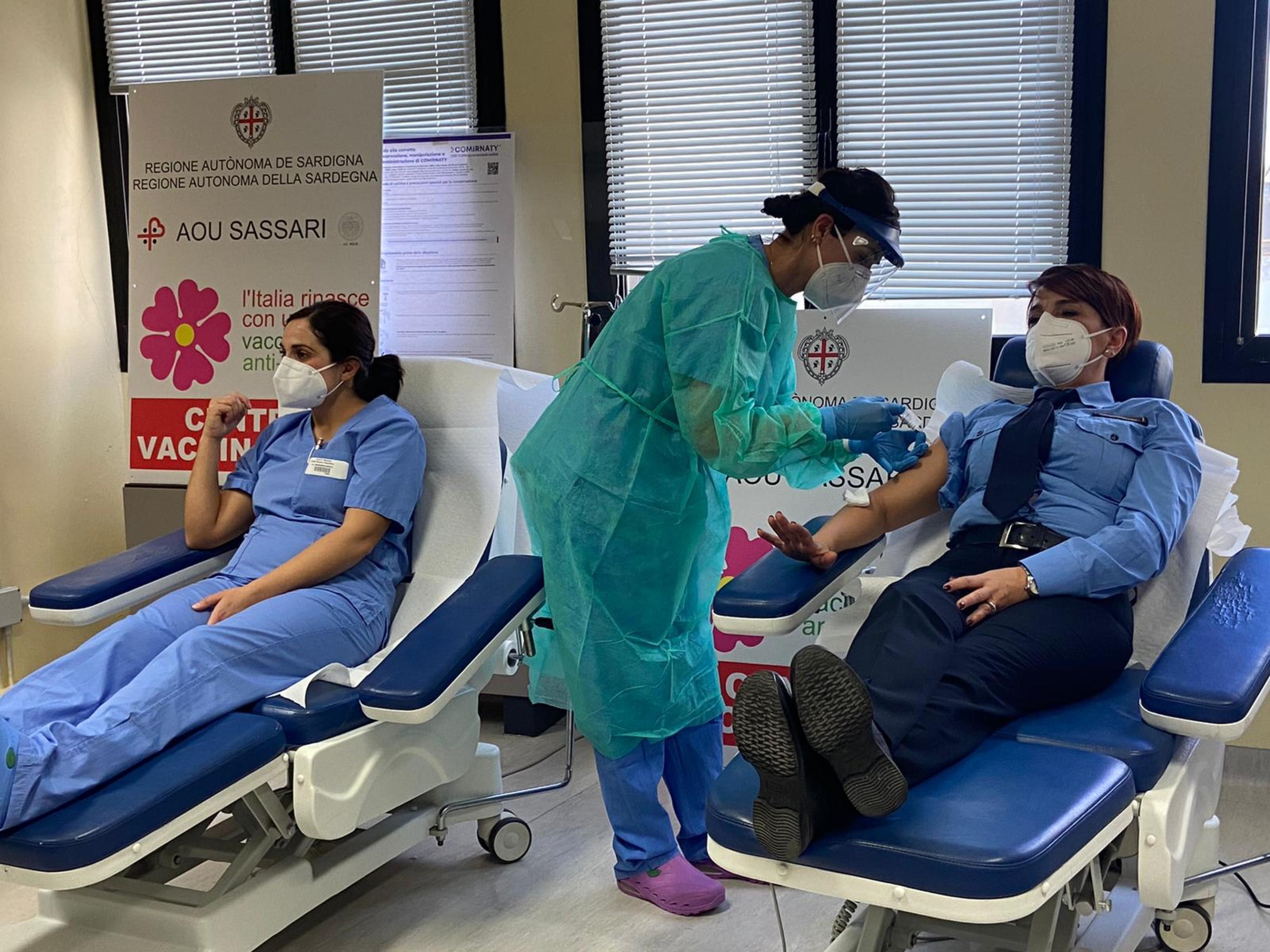 Studio dell'Aou di Sassari: risposta immunitaria altissima dai vaccini Pfizer