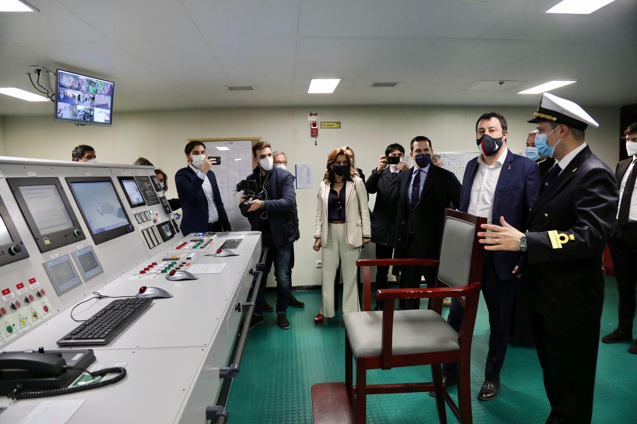 Presentata "Eco Livorno", l'ultima nave arrivata nella flotta Grimaldi. C'è anche Matteo Salvini  
