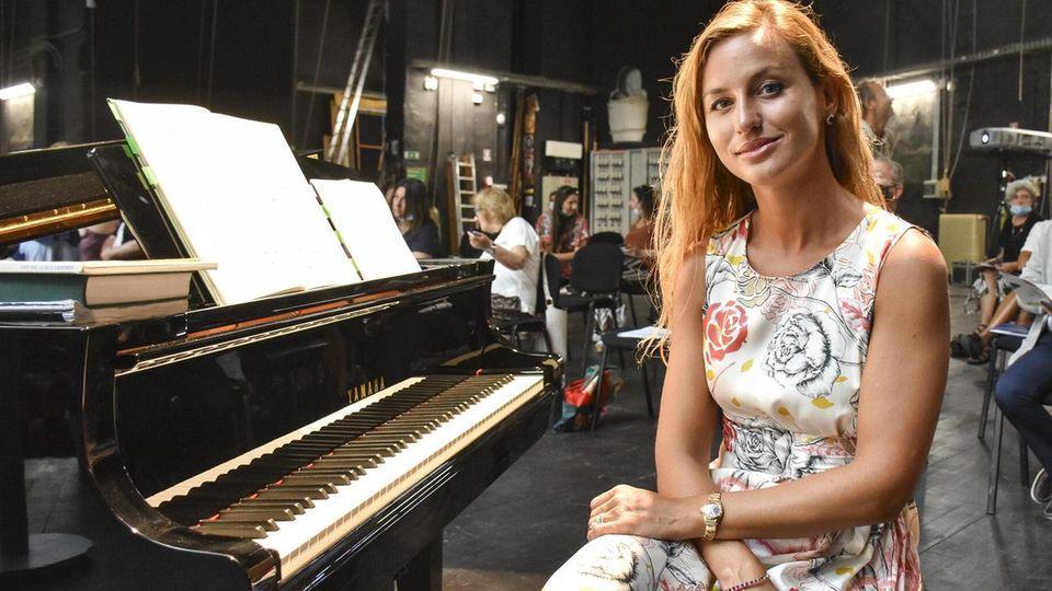 Sanremo, un pezzo di Toscana al teatro Ariston: compleanno speciale per Beatrice Venezi