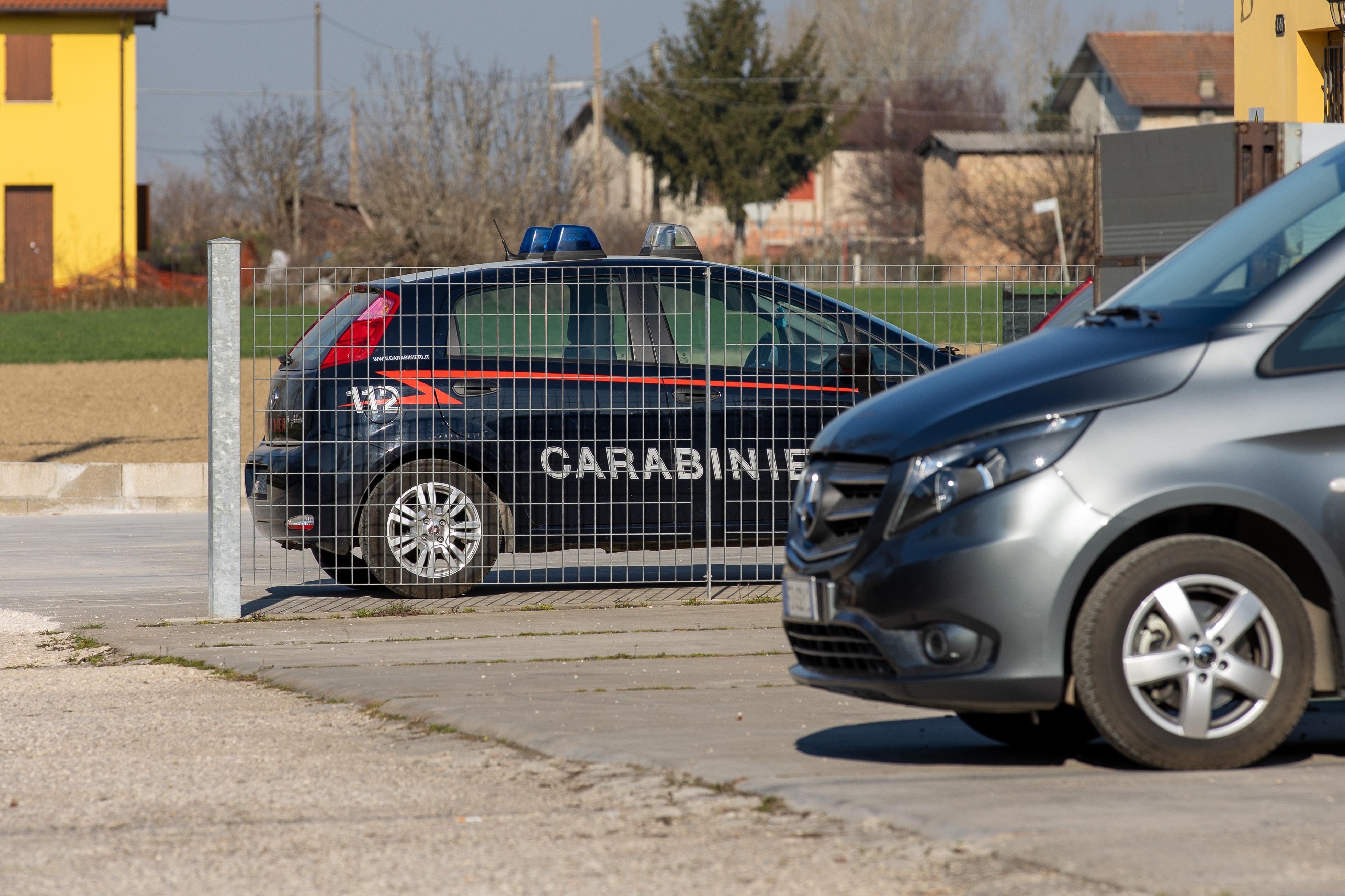 Carabinieri e onoranze funebri sul posto