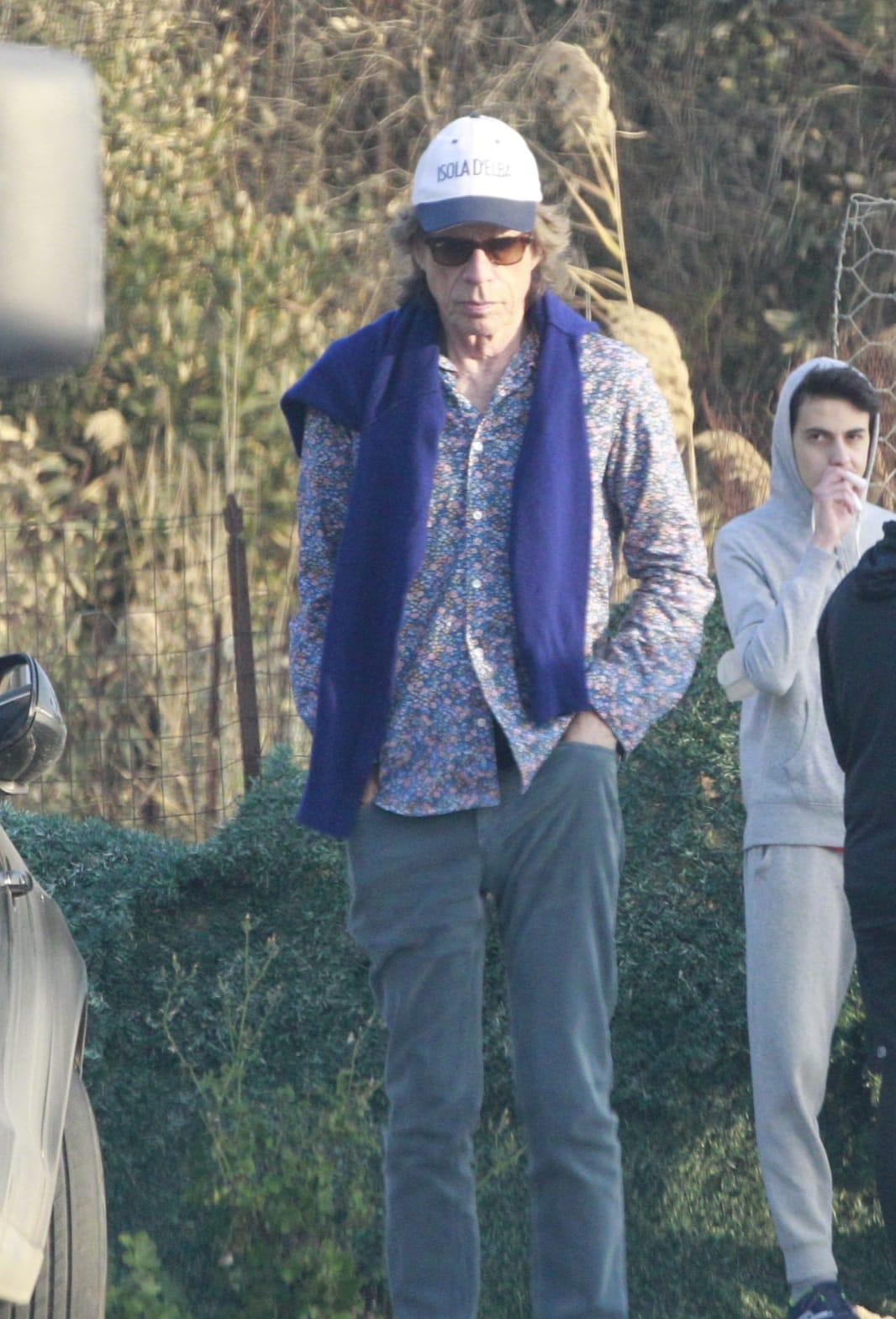 Mick Jagger in Sicilia con il cappellino dell'isola d'Elba (foto di Sandro Catanese)