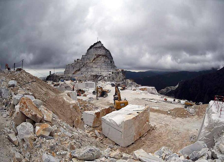 Marmo e cave: un patto sociale tra città e mondo delle imprese 