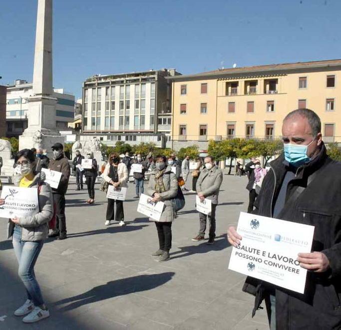 In piazza Aranci ecco gli esasperati «Abbiamo bisogno di fatti, in fretta» 