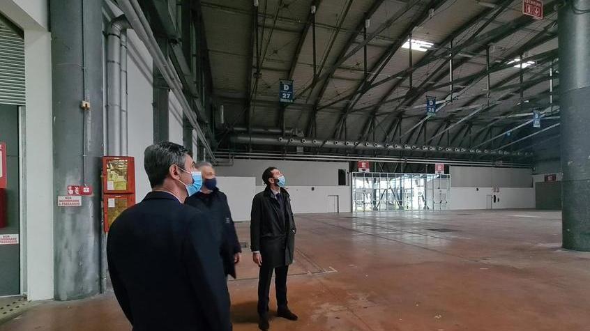 Mancano le autorizzazioni per usare il Carrara Fiere De Pasquale scrive a Giani