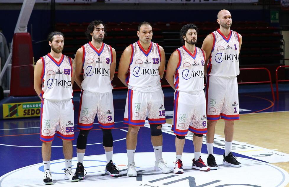Il basket commemora Raffaele Romano nel ritorno al Palaterme 
