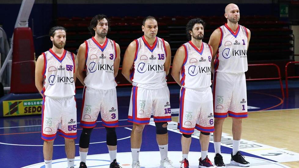 Il basket commemora Raffaele Romano nel ritorno al Palaterme