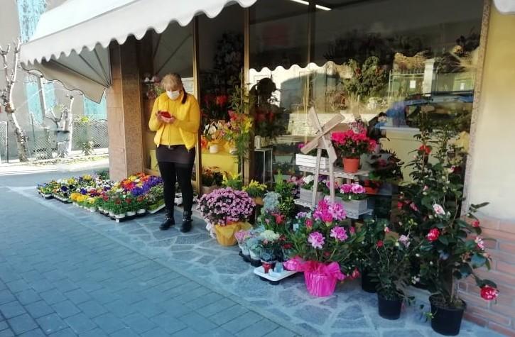 Nuova titolare da ieri mattina allo storico negozio di fiori 