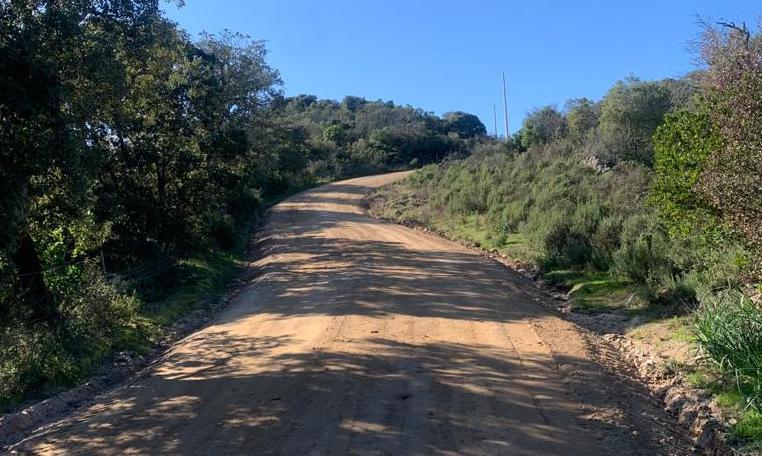 Telti, il Comune ripristina 26 chilometri di strade rurali