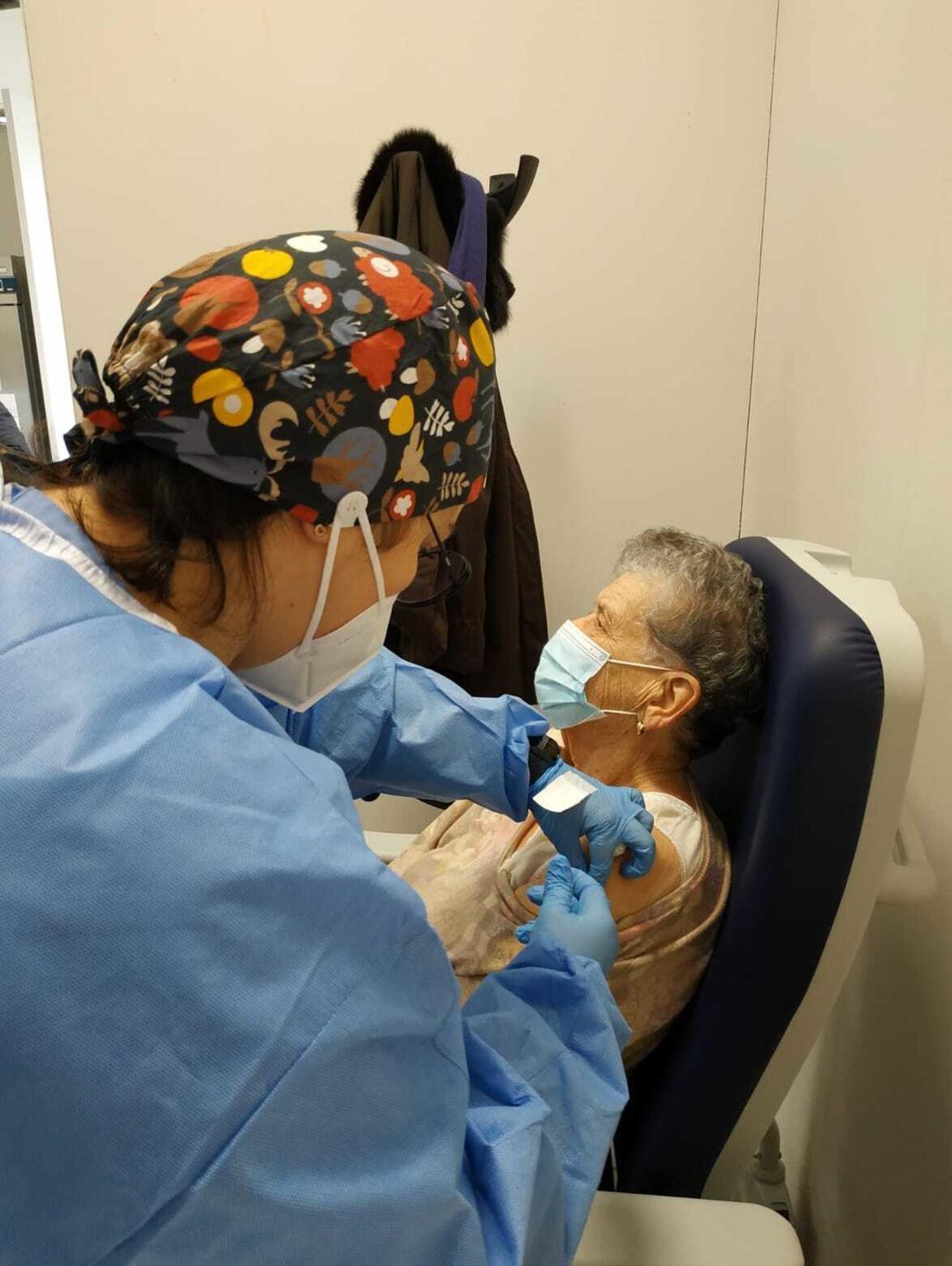 Via ai vaccini per dentisti e forze dell’ordine 
