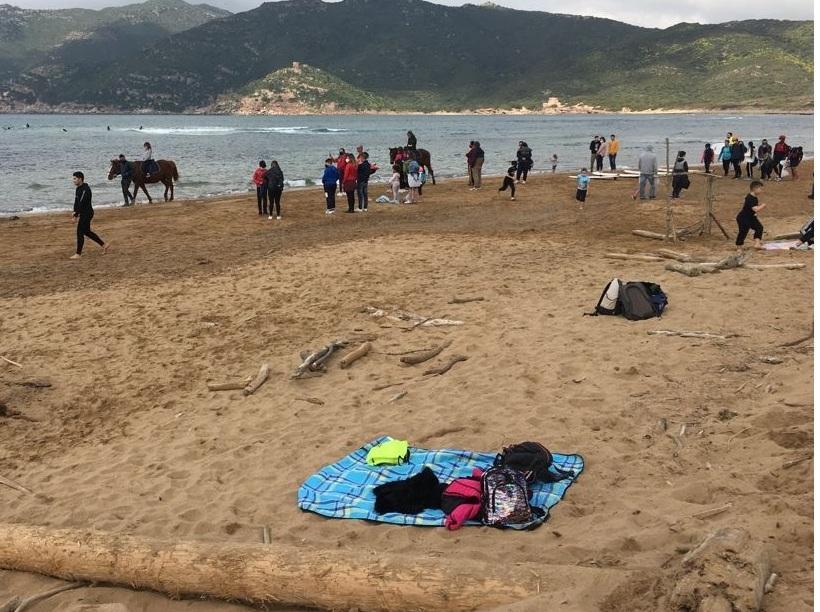 Porto Ferro, pulizie tra surf e boxe 