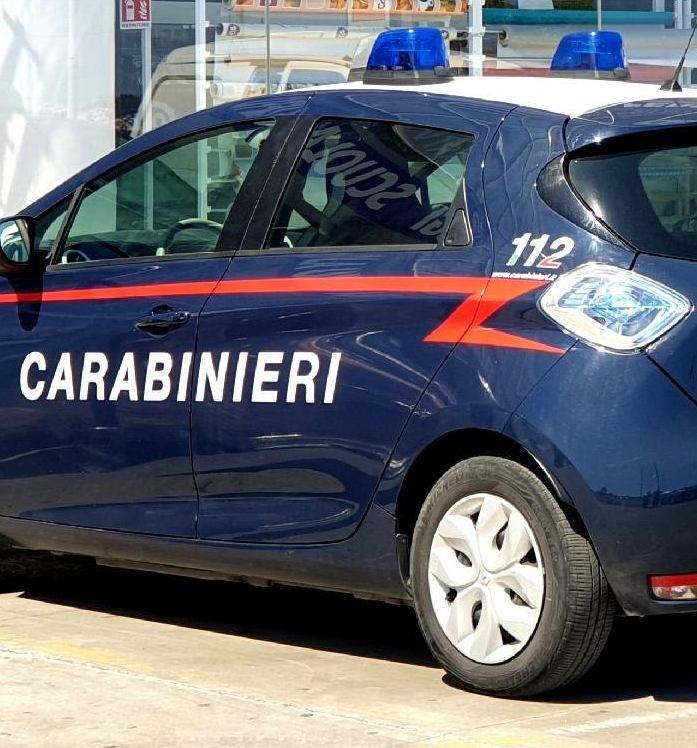 Braccialetto elettronico a fuoco per attirare i carabinieri, arrestata