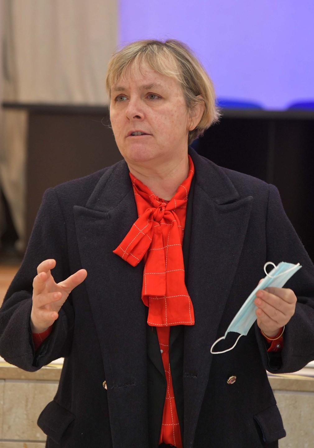 Deffenu senza aule, lezioni all’aperto aspettando l’Enac 