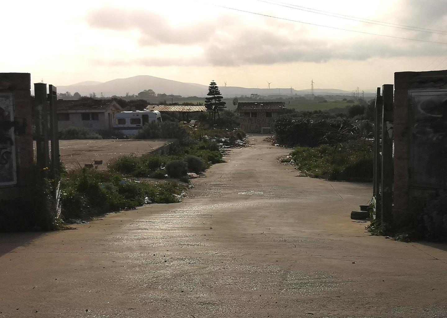 Deposito del gas nell’ex campo nomadi 