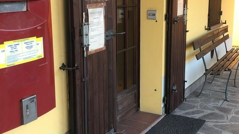 Cavezzo. Assalto alle Poste, i ladri volevano la cassaforte