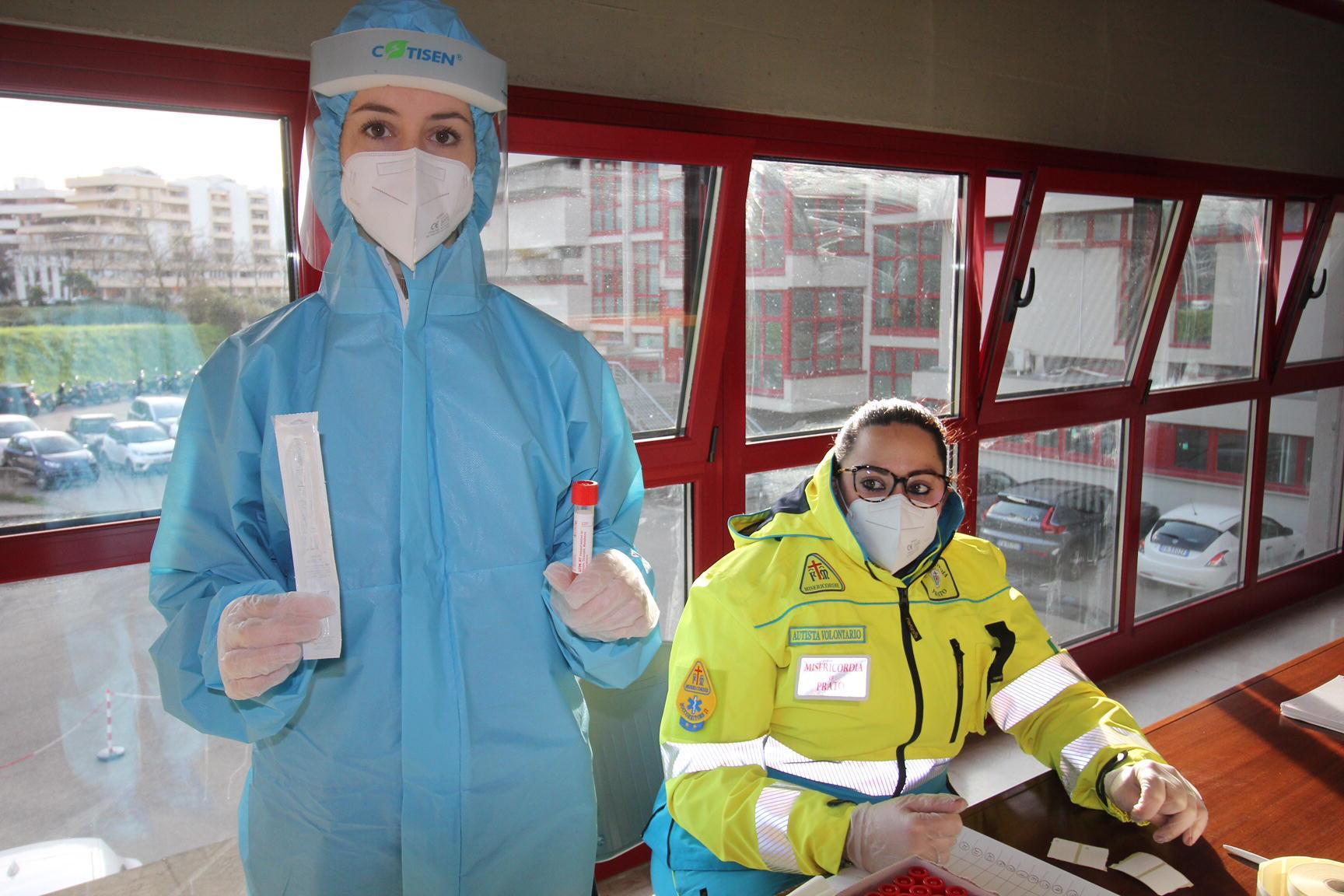 I tamponi all'Istituto tecnico Buzzi: era il 15 gennaio (foto Batavia)