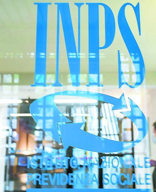 Naspi rifiutata a due dipendenti: la Fiom va all’attacco dell’Inps 