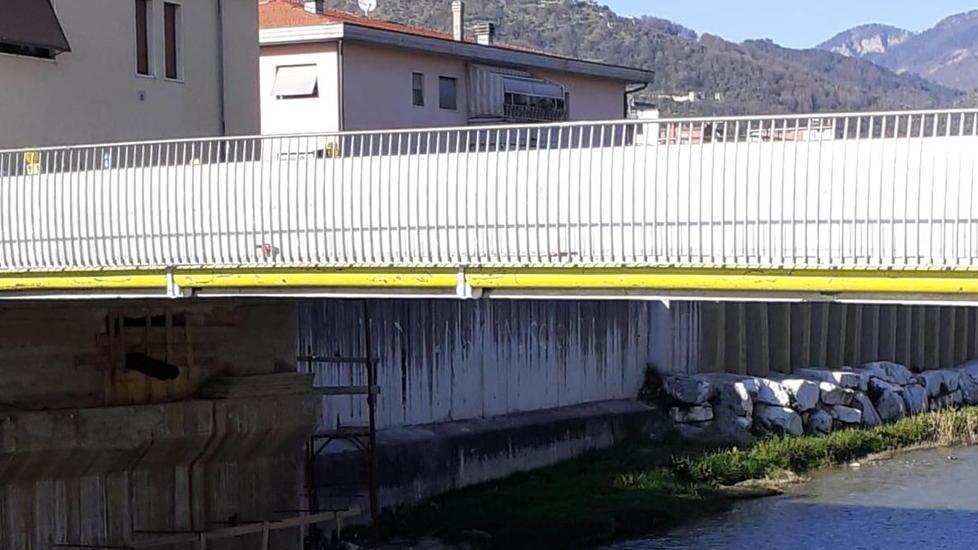 Ponte di Avenza, nuovo Sos «Lavori infiniti, qui è il caos»