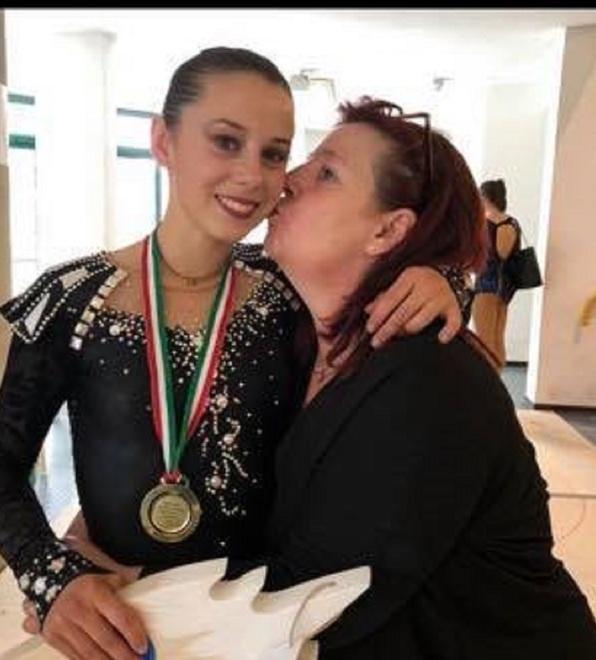Stroncata da un infarto a 53 anni la mamma di Rebecca Vizzoni 