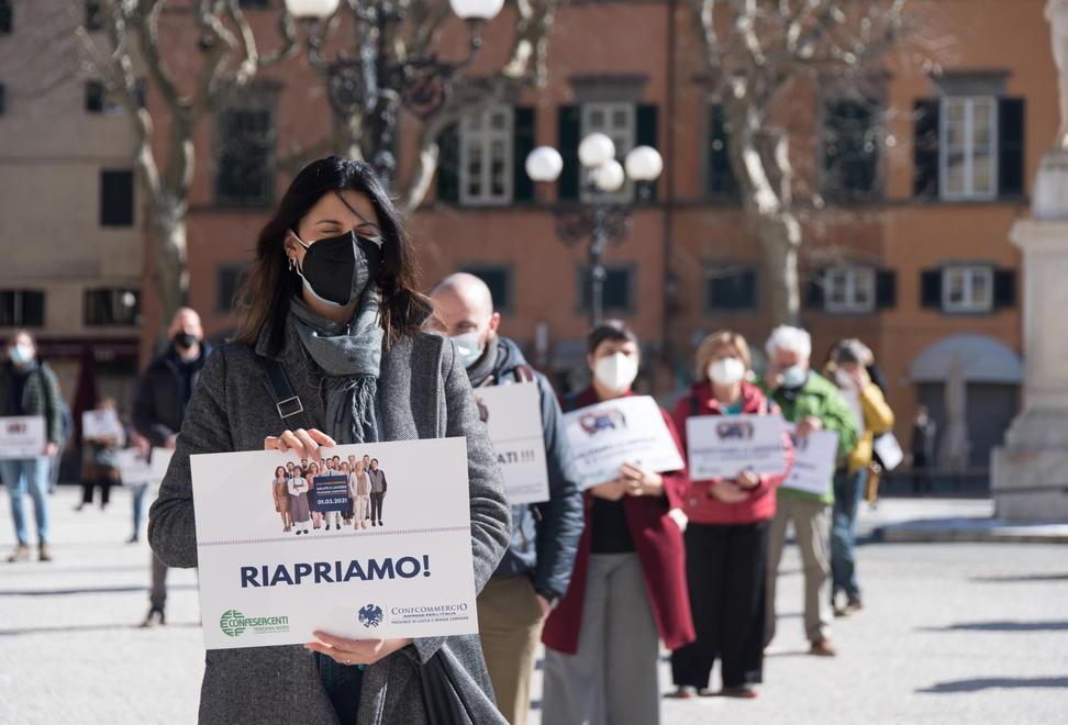 Appello ai politici «Ora datevi da fare per salvare le aziende»