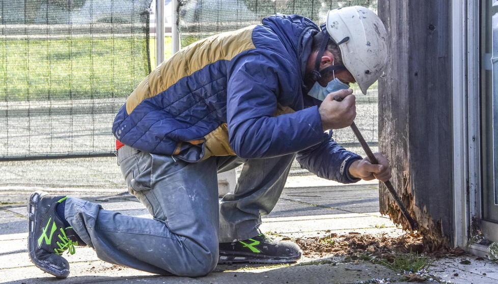 Per due baracchine davanti all’acquario spunta l’ipotesi del salvataggio 