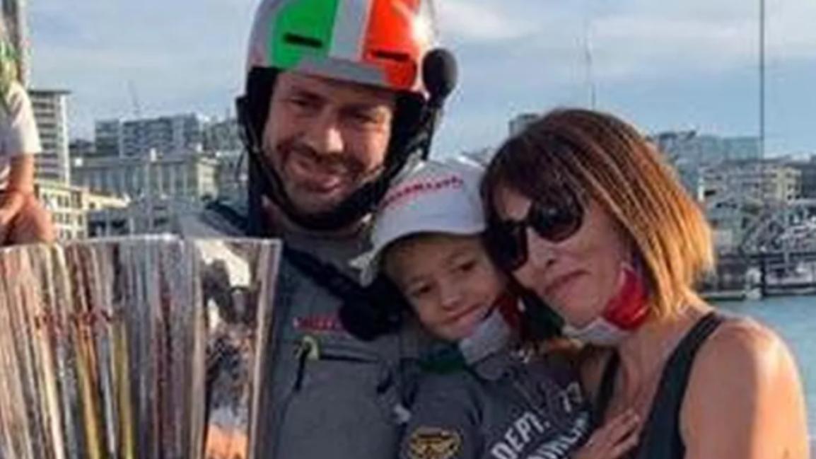 Elena Achilli e Gilberto Nobili, operation manager di Luna Rossa, con la Prada Cup
