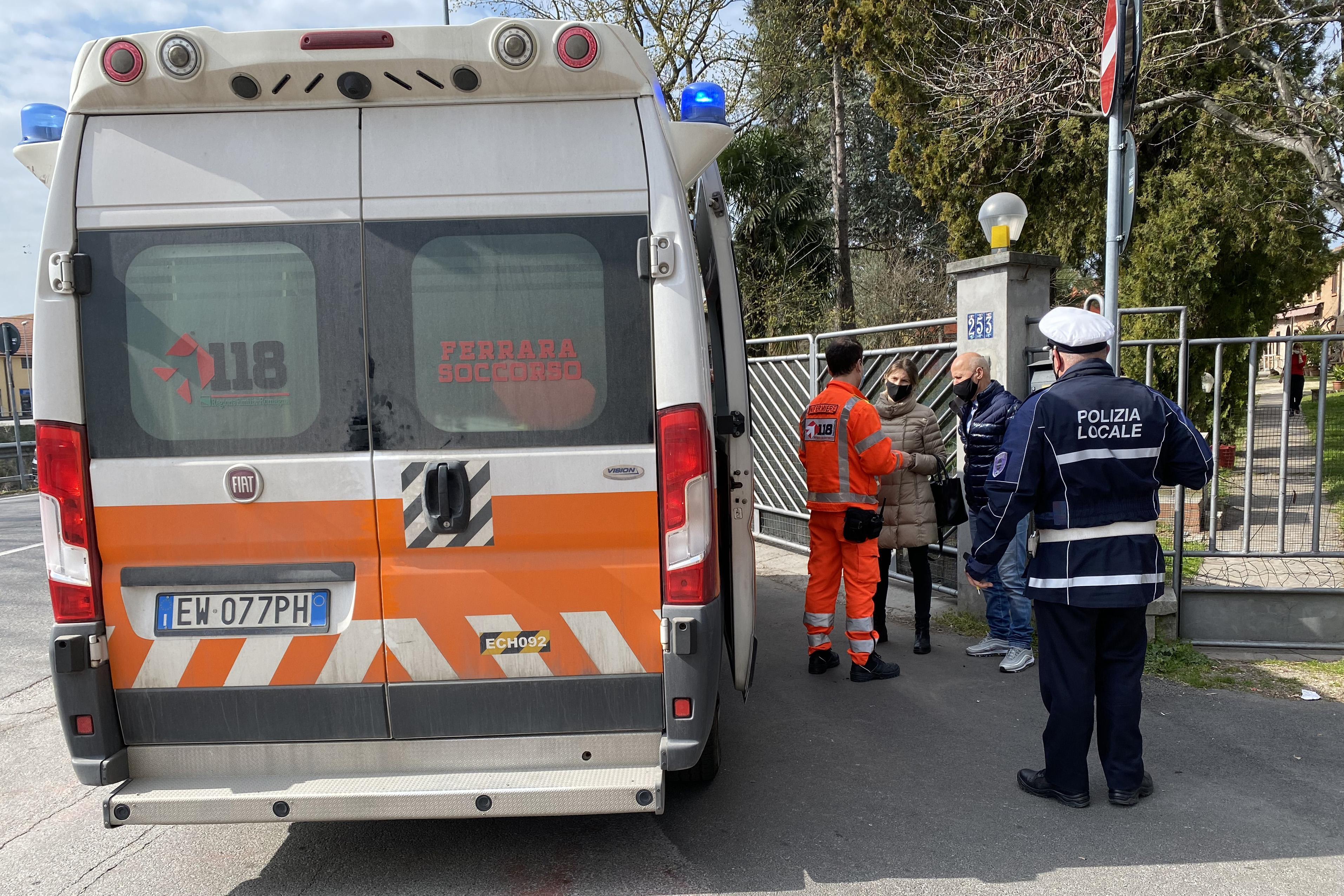 Ferrara, investe una ciclista e fugge: caccia al pirata