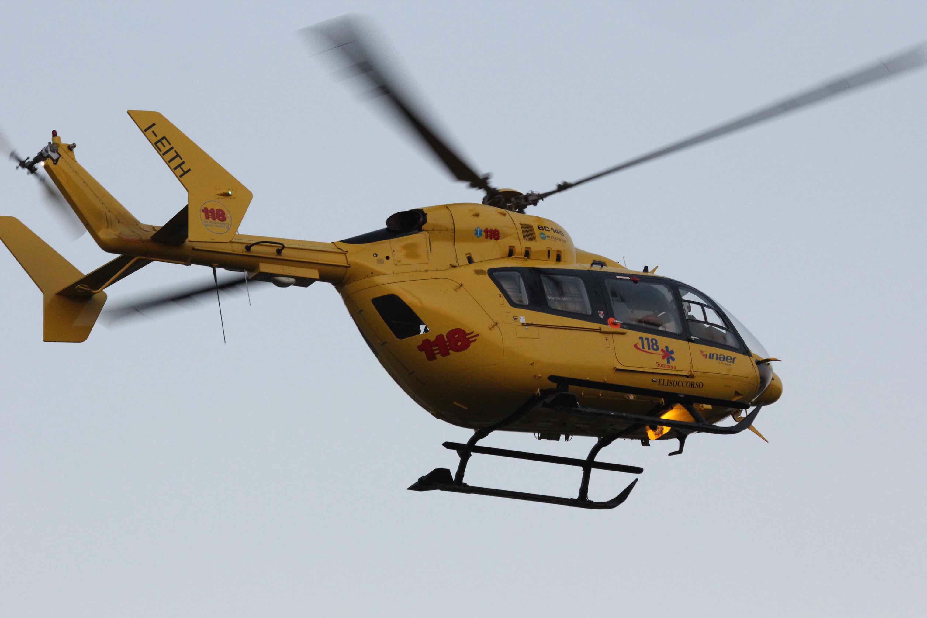 Un elicottero Pegaso ha trasportato il bambino ferito all'ospedale Meyer