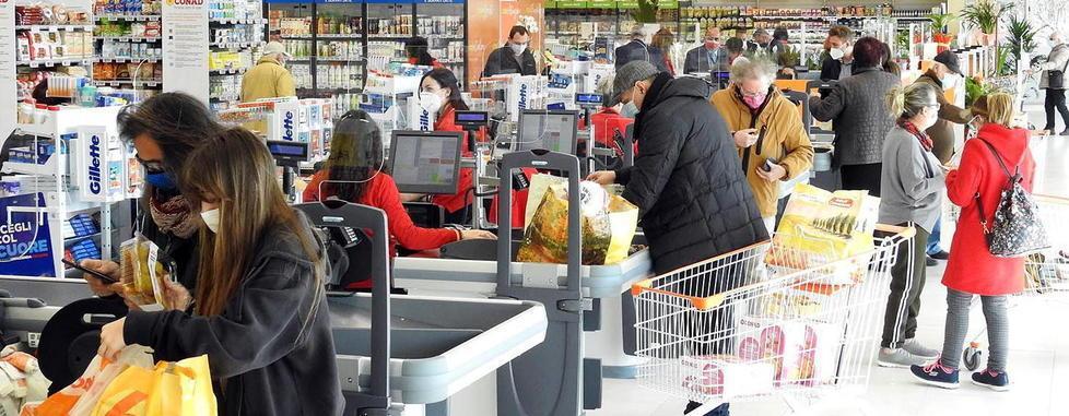 In tanti a scoprire il nuovo Conad