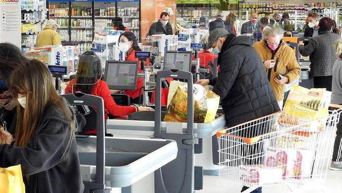 In tanti a scoprire il nuovo Conad