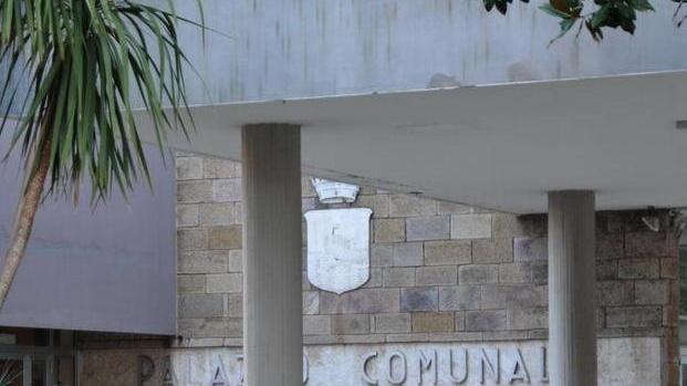 Dipendente positiva al Covid, sanificazione e tamponi
