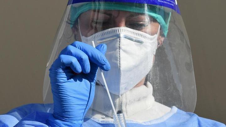 Settanta casi in un solo giorno Variante brasiliana: scuola chiusa