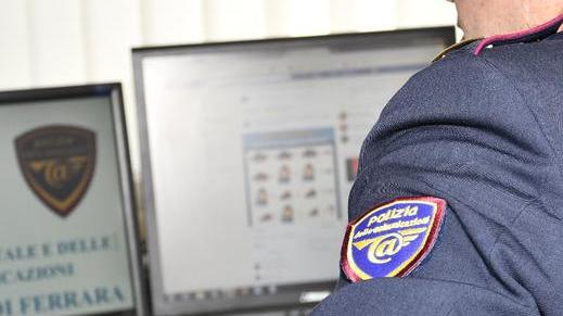 Compra specchio su web ma “perde” il denaro e l’acquisto non arriva