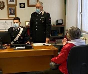 «Mamma ho il covid» Pensionata derubata di 5mila euro e gioielli 