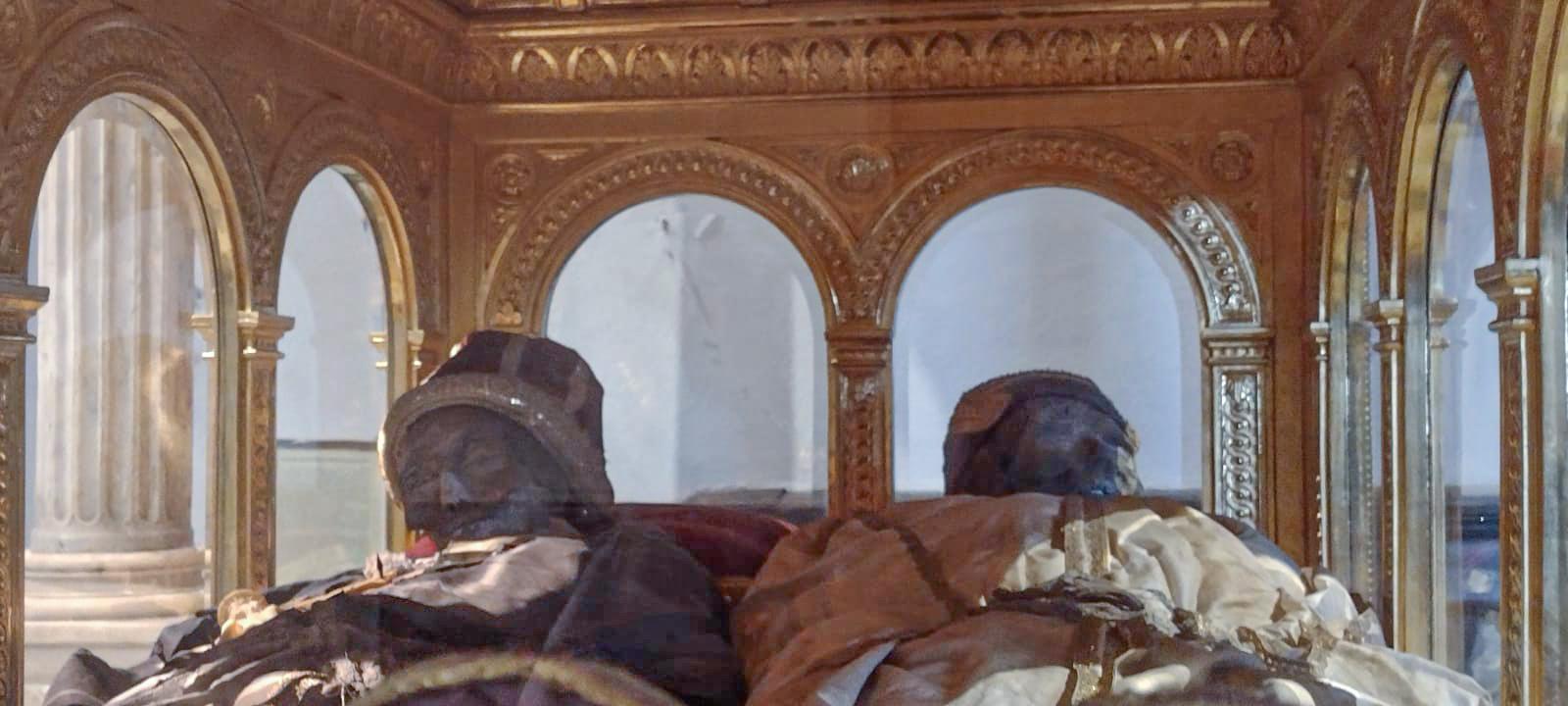 Frassinoro, il caso: «La testa del santo girata verso il popolo: è un buon segno»