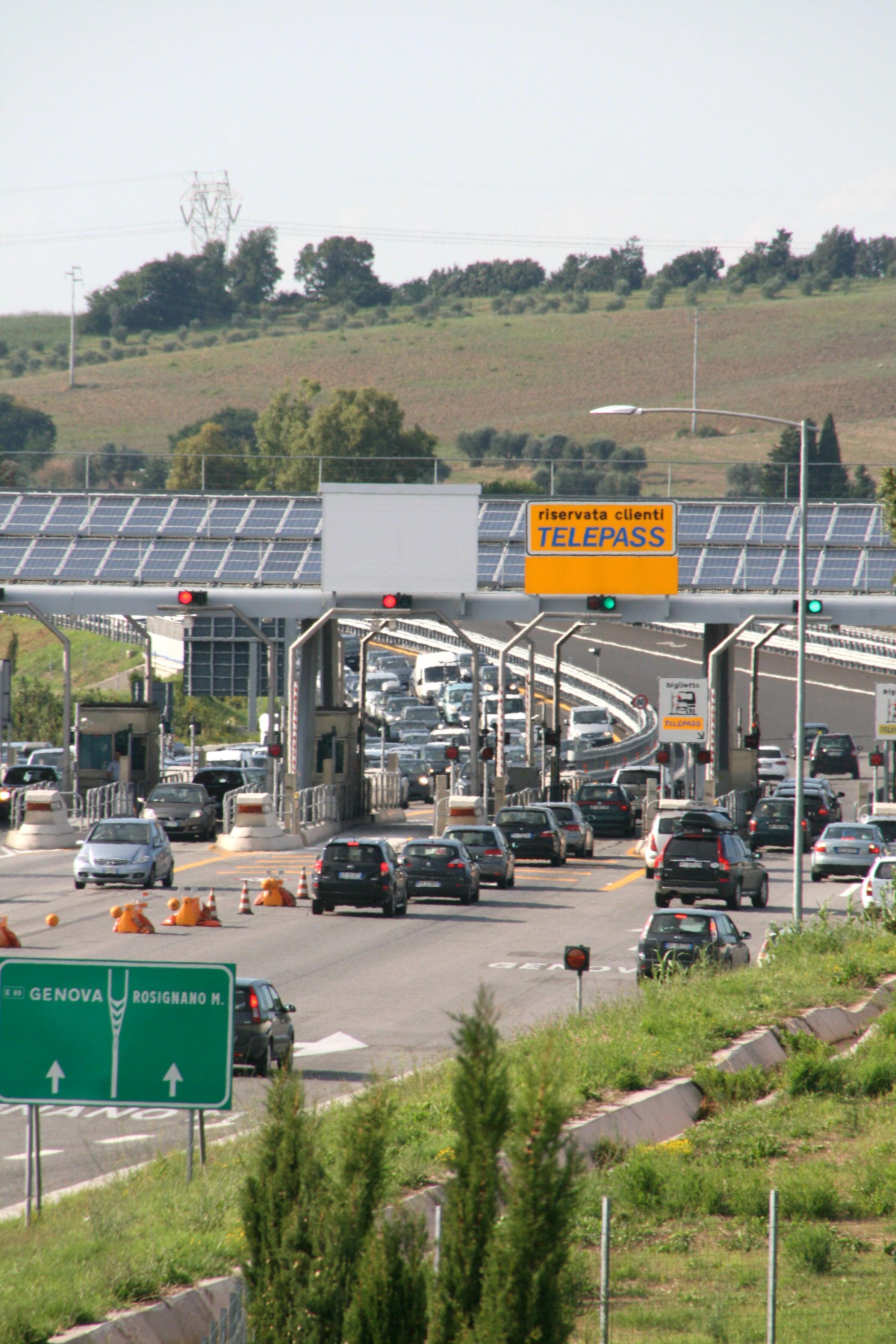 Tremila fatture sbagliate sulla bretella autostradale di Cecina: Telepass rimborsa i residenti 