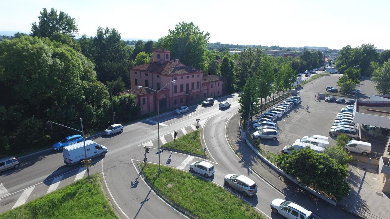 Modena, da lunedì 8 marzo chiude viale Caduti sul lavoro all'innesto con via Emilia Est