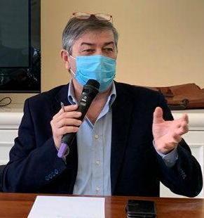 Il sindaco medico di Forte dei Marmi: sì a nuove restrizioni ma sulle scuole la decisione è giusta 