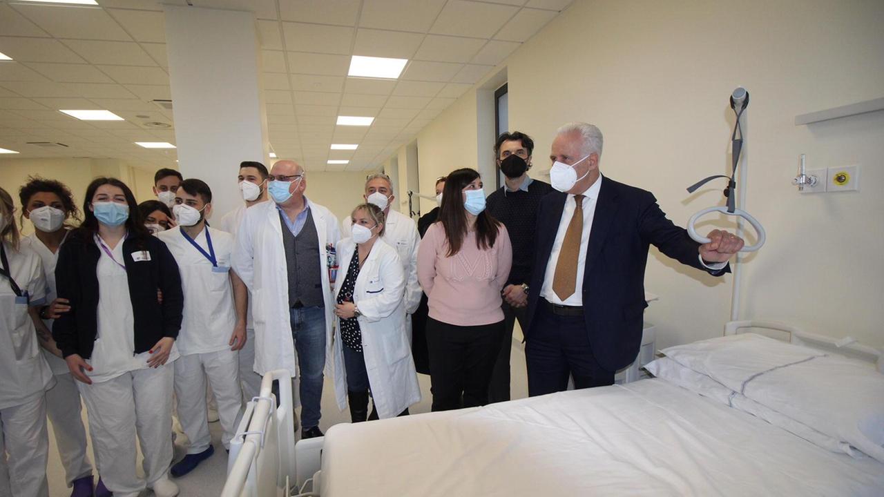 L'inaugurazione della nuova ala Covid dell'ospedale Santo Stefano