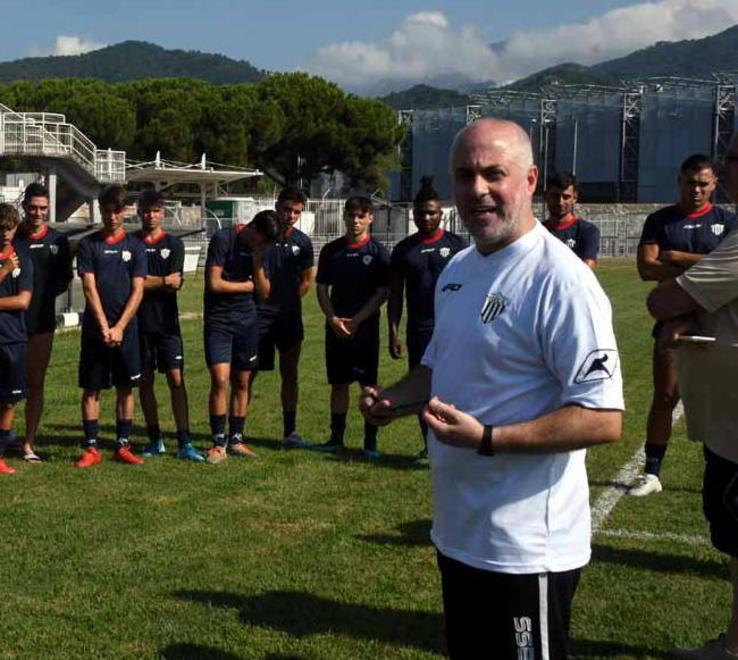 Mazzata su Gassani, 15 mesi di squalifica al mister 
